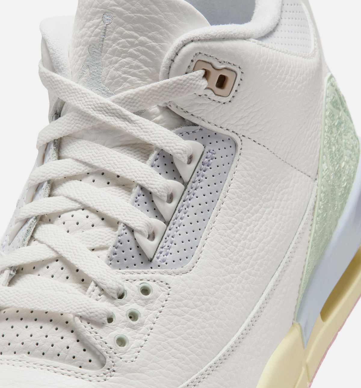 Air Jordan 3 Retro "Sail and Jade Aura" Men's Shoe – Sail/Jade Aura/Aura/Iced Carmine