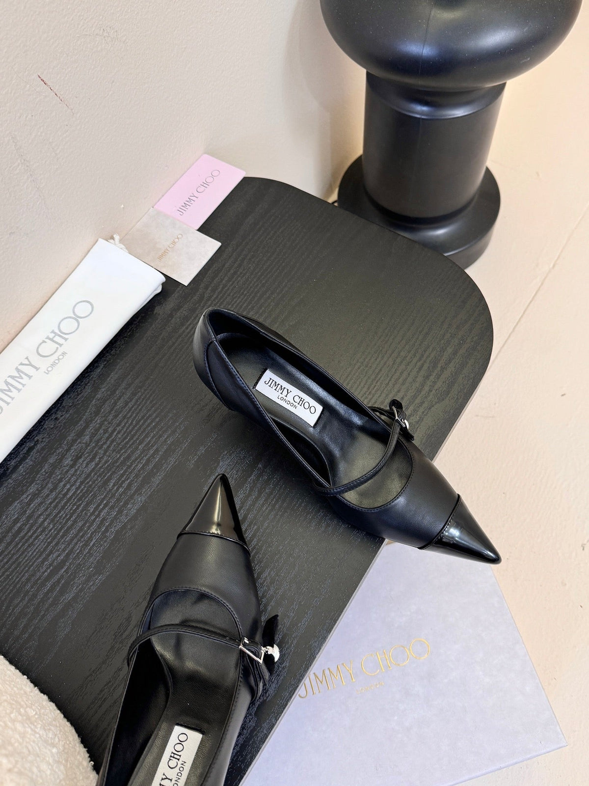 Jimmy Choo Glossy Leather Pumps – 2025FW