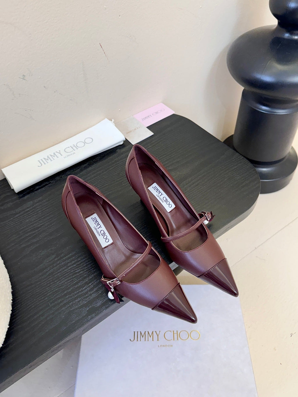 Jimmy Choo Glossy Leather Pumps – 2025FW