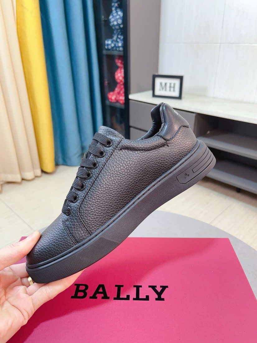 Bally Dark Gray Pebbled Leather Sneakers