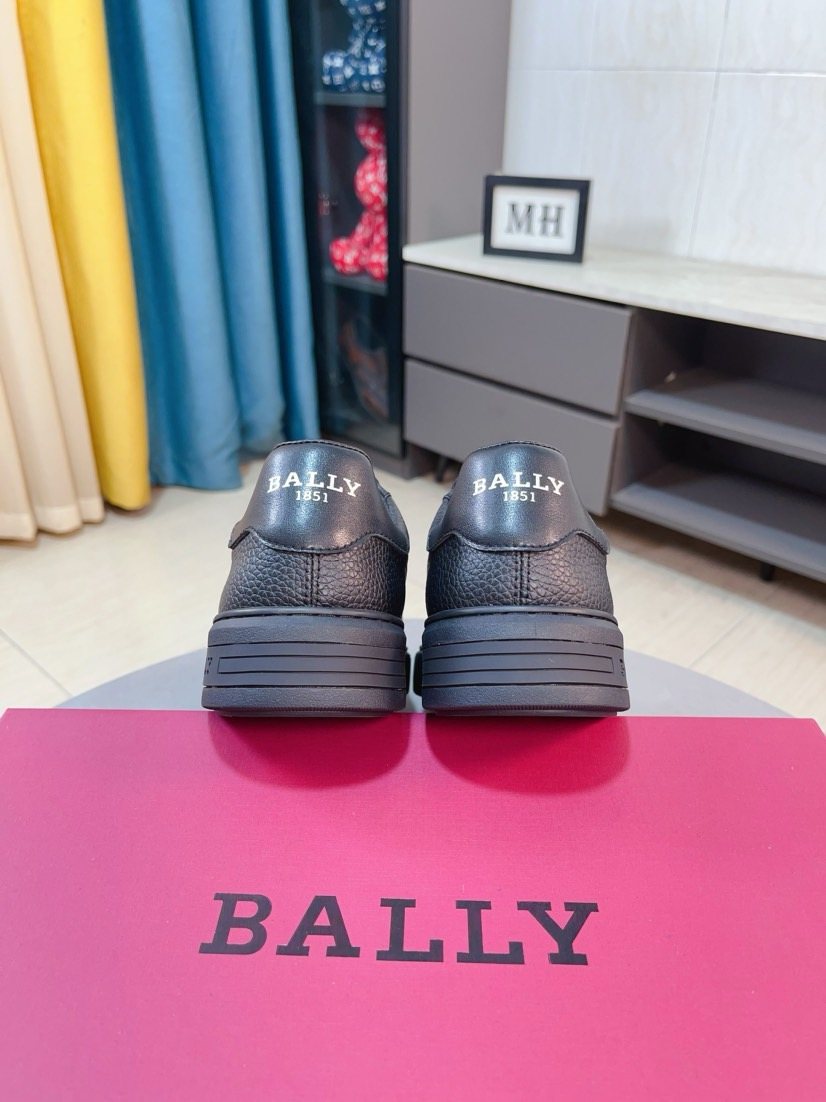 Bally Dark Gray Pebbled Leather Sneakers