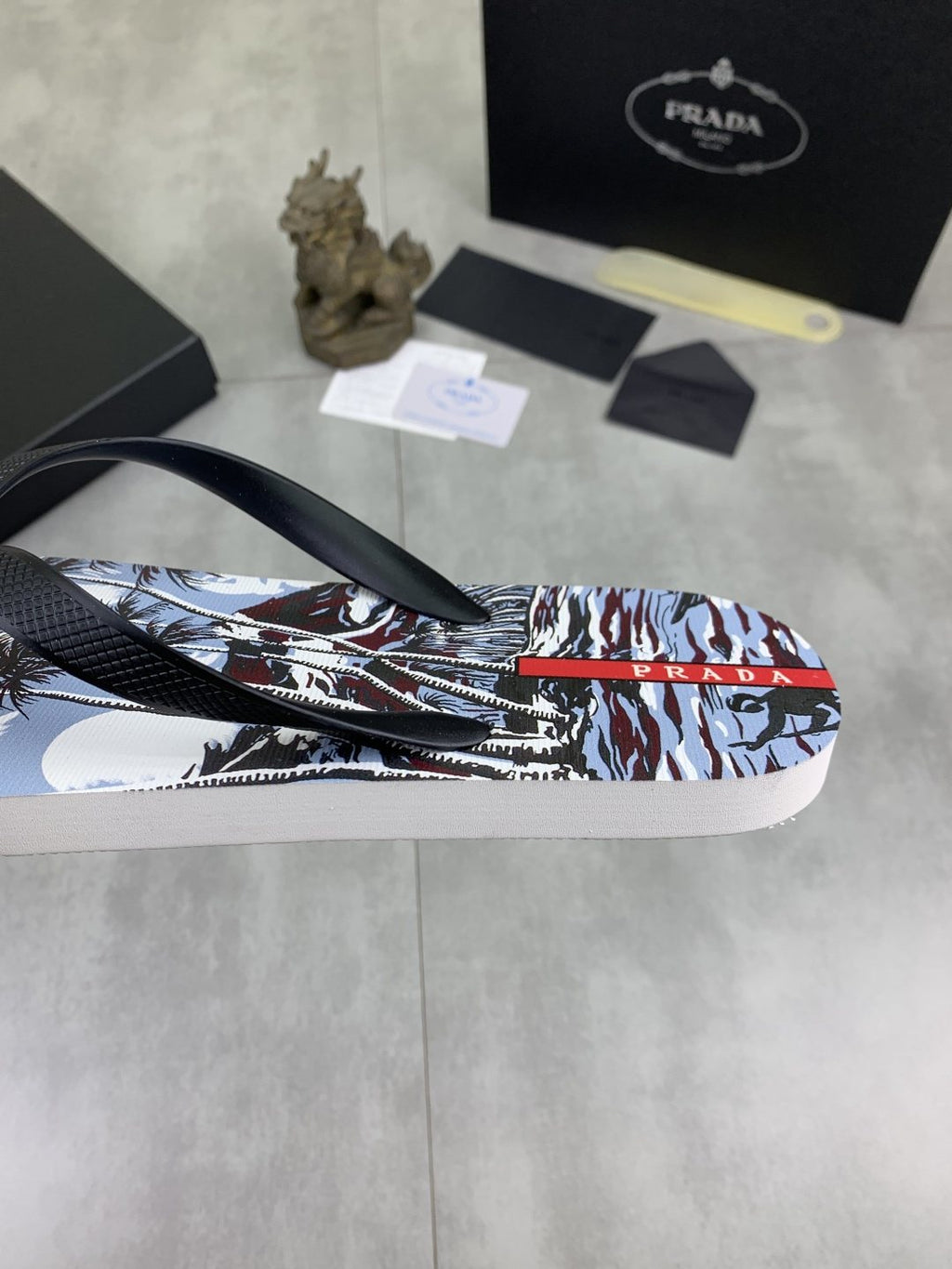 Prada Botanical Print Flip-Flops - Black & Multicolor Print