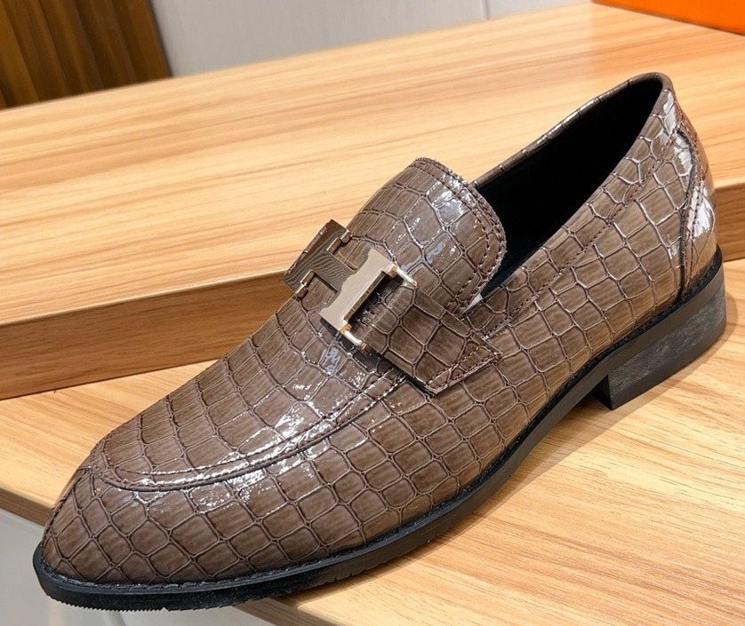 Hermès Brown Textured Loafers