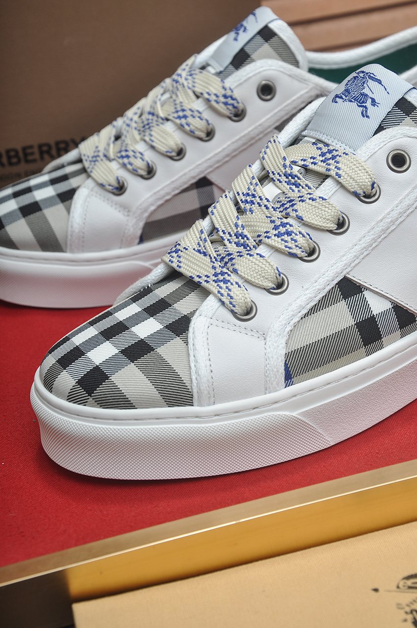 Burberry Check Low-Top Sneakers - Padded Collar