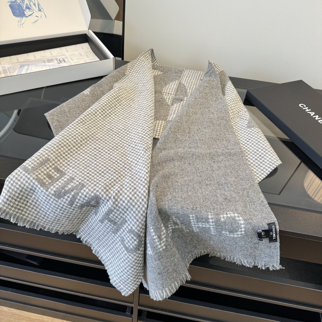 Chanel Houndstooth Fringed Scarf