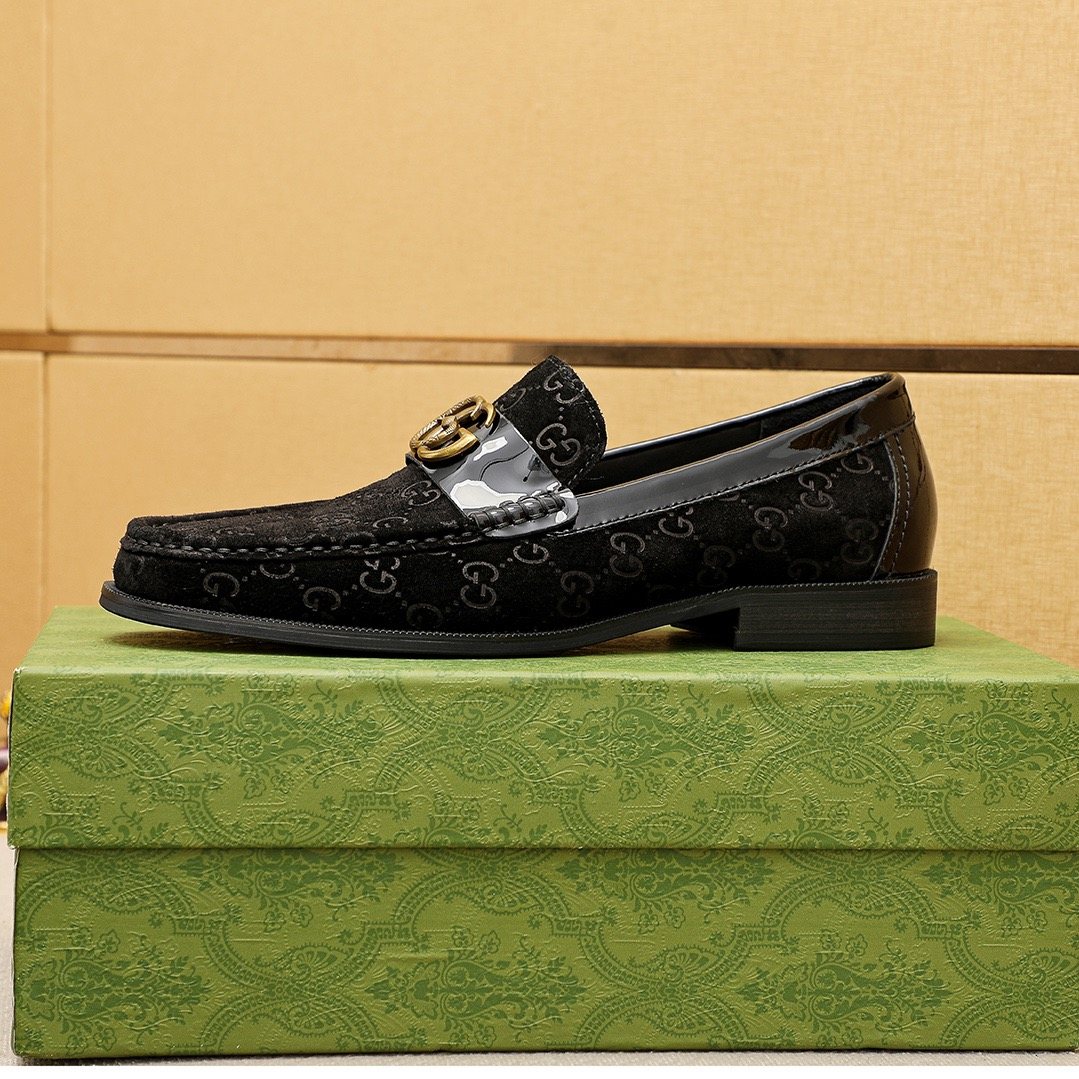 Gucci Monogram Logo-Hardware Loafers