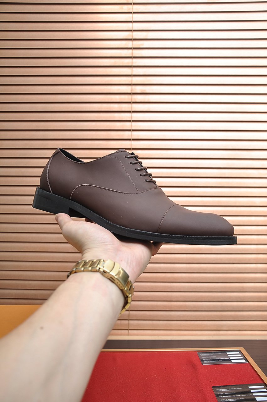 Louis Vuitton Cap-Toe Lace-Up Dress Shoes