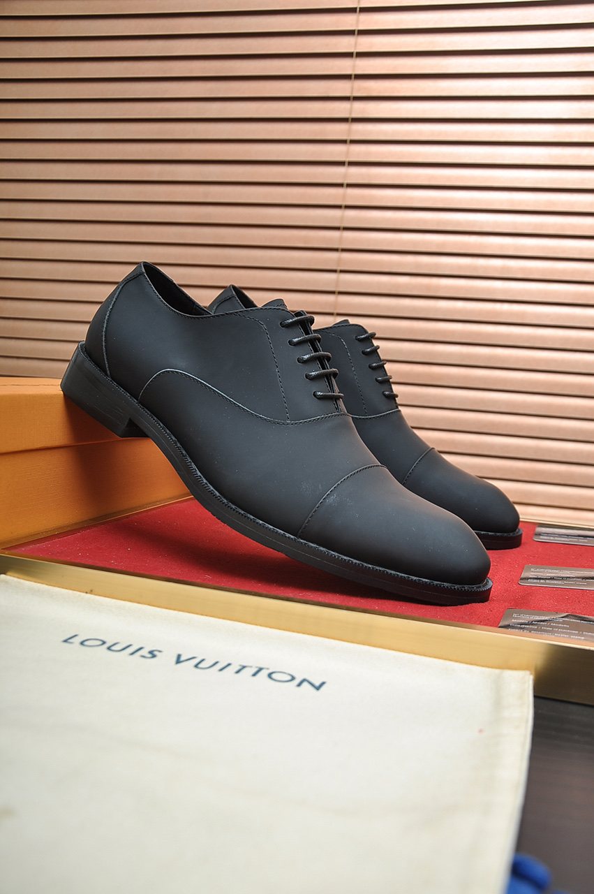 Louis Vuitton Cap-Toe Lace-Up Dress Shoes