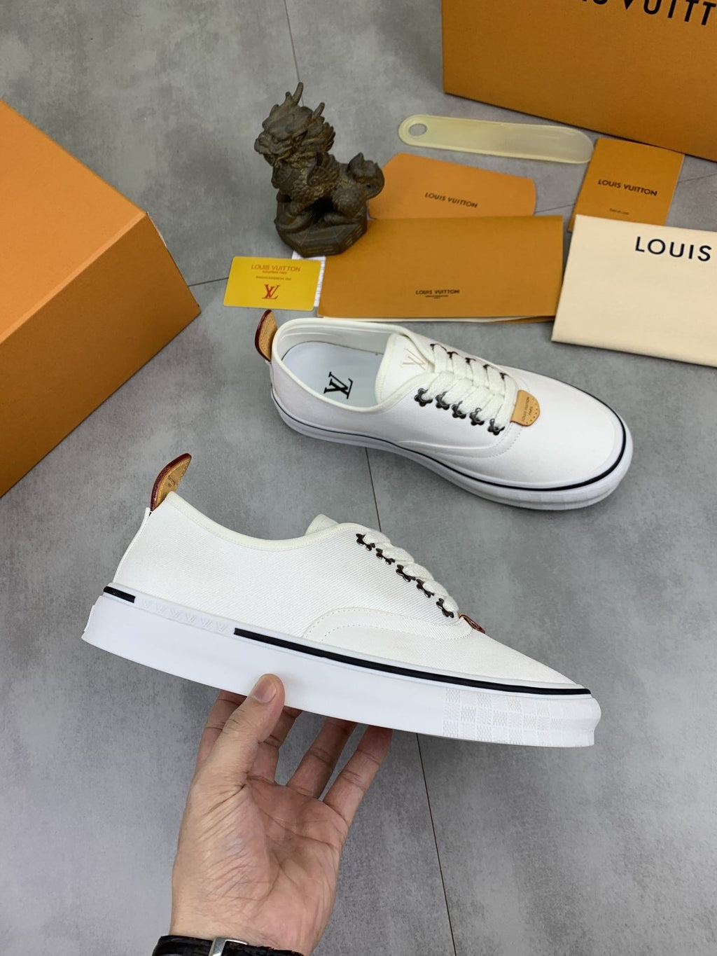 Louis Vuitton Run 2.0 Low-Top Sneakers